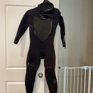 Ripcurl Flashbomb 5/4 Wetsuit and Mittens
